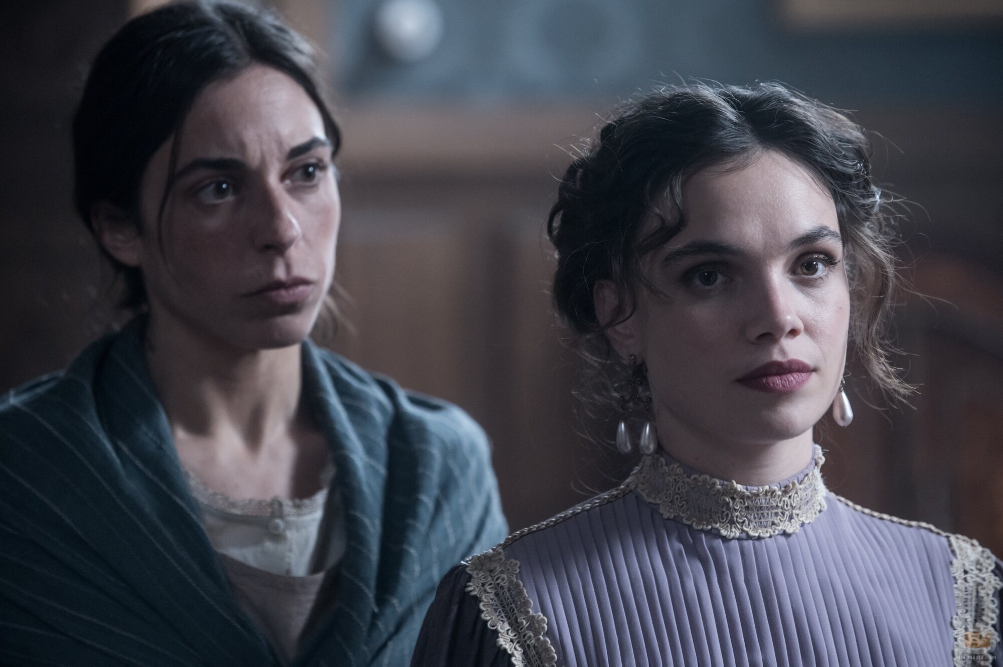 Martina Cariddi y Carlota Baró en 1x03 'El sueño de Clara' de 'Las hijas de la criada'