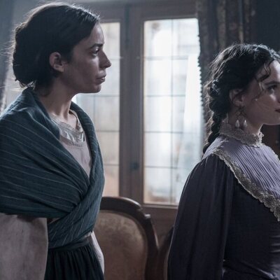 Carlota Baró y Martina Cariddi en la temporada 1 y el capítulo 03 de 'Las hijas de la criada'