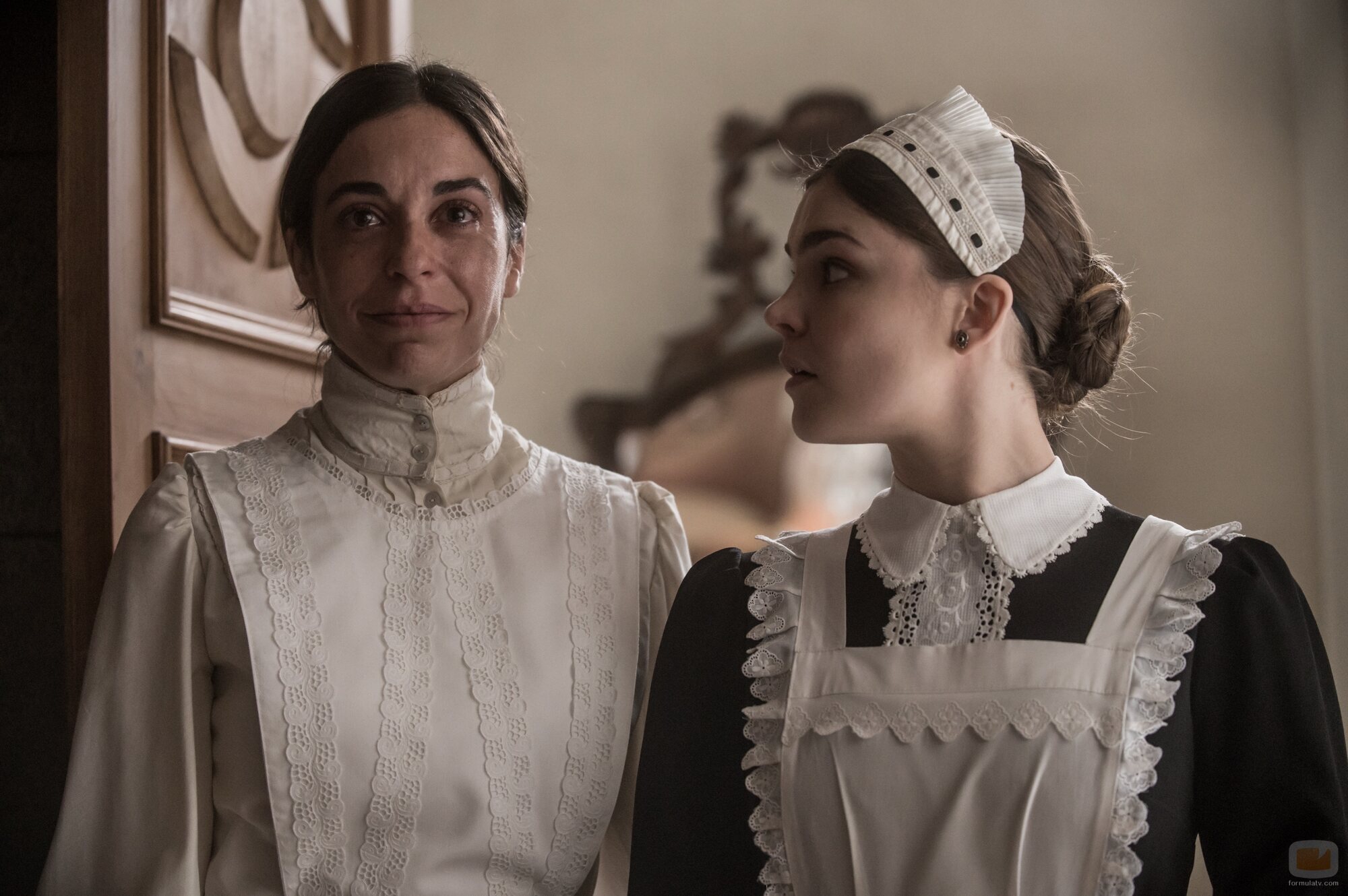 Carlota Baró y Judith Fernández en Capítulo 4 titulado 'La rabia de Catalina' de 'Las hijas de la criada'