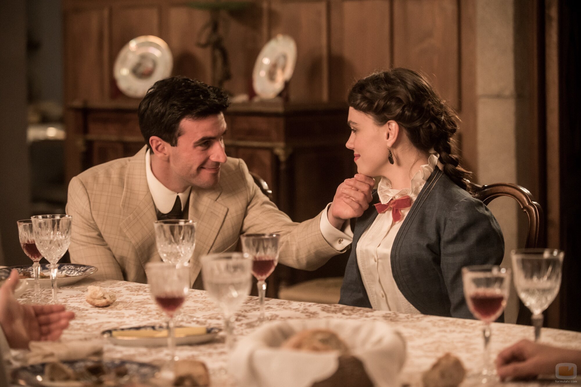 Alejandro Vergara y Martina Cariddi en 1x04 titulado 'La rabia de Catalina' de 'Las hijas de la criada'
