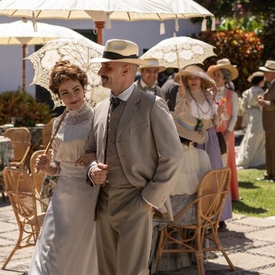 Verónica Sánchez y Alain Hernández en el 1x04 de 'Las hijas de la criada'