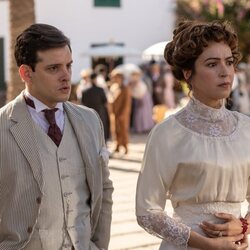 Verónica Sánchez y Álex Villazán en el 1x04 de 'Las hijas de la criada'