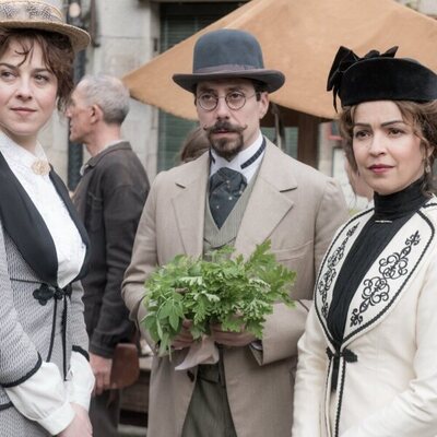 Verónica Sánchez y Adrián Ríos en el 1x04 de 'Las hijas de la criada'