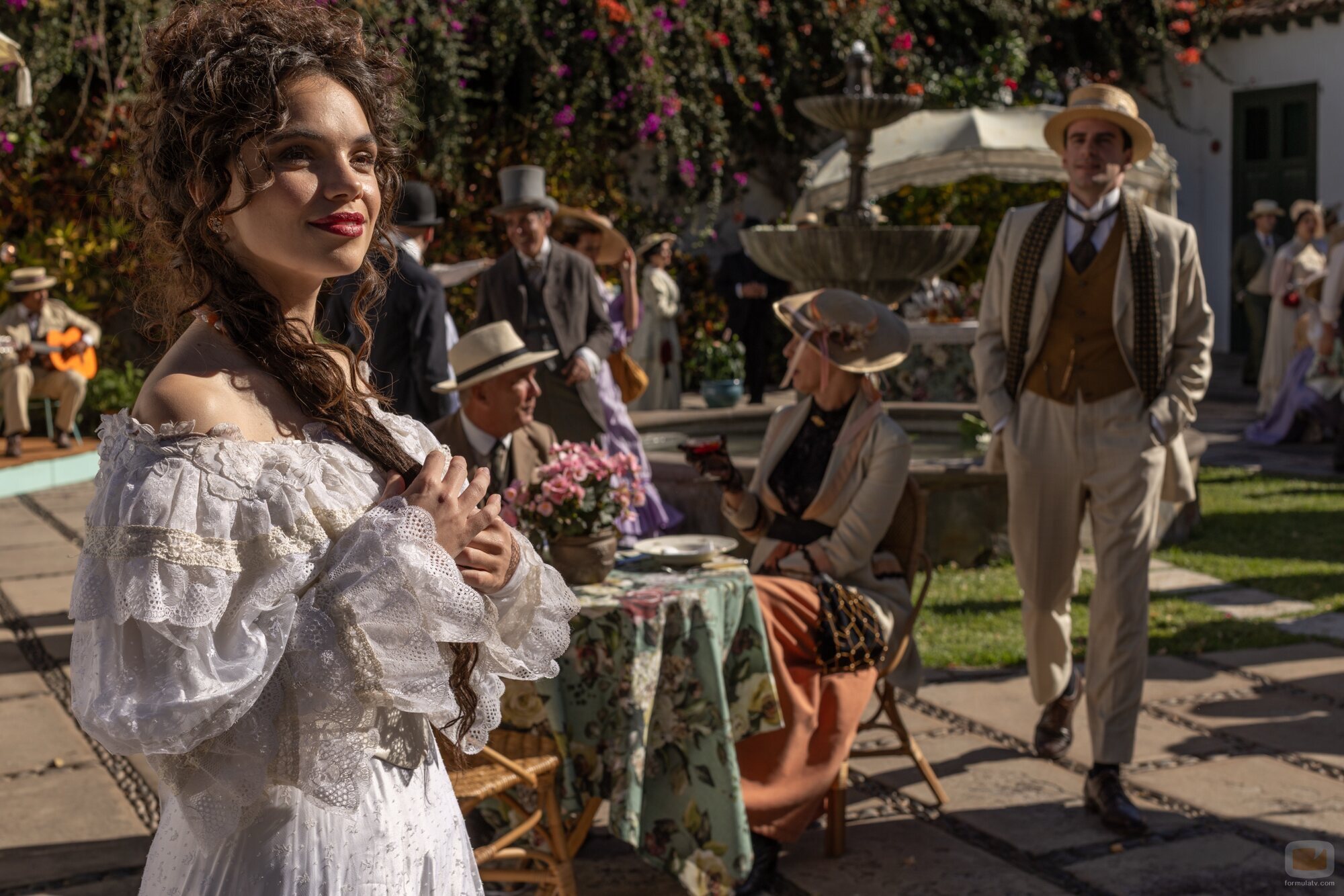 Alejandro Vergara y Martina Cariddi en el 1x04 de 'Las hijas de la criada'