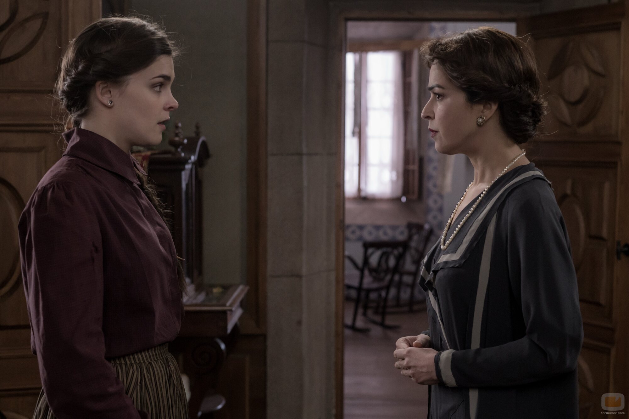Judith Fernández y Verónica Sánchez en 1x05 titulado 'El amor de Jaime' de 'Las hijas de la criada'