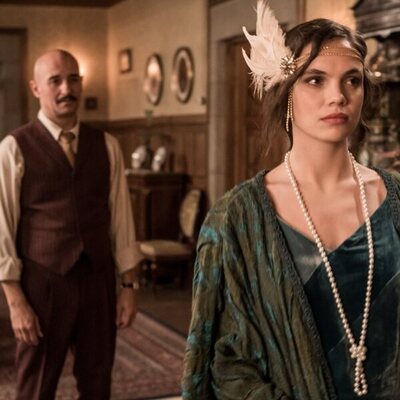 Alain Hernández y Martina Cariddi en el 1x05 de 'Las hijas de la criada'