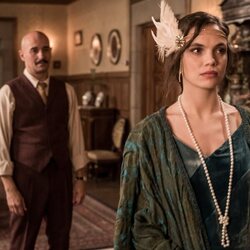 Alain Hernández y Martina Cariddi en el 1x05 de 'Las hijas de la criada'