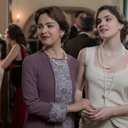 Verónica Sánchez y Judith Fernández en 1x06 'La culpa de Gustavo' de 'Las hijas de la criada'