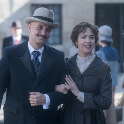 Verónica Sánchez y Alain Hernández en Capítulo 6 titulado 'La culpa de Gustavo' de 'Las hijas de la criada'