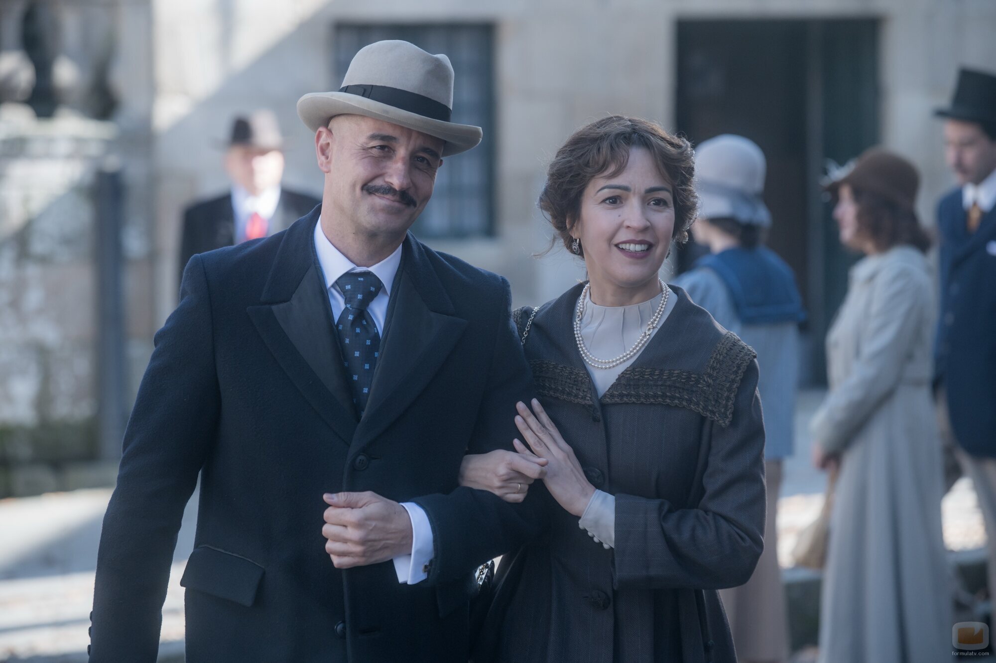 Verónica Sánchez y Alain Hernández en Capítulo 6 titulado 'La culpa de Gustavo' de 'Las hijas de la criada'