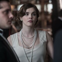 Judith Fernández y Álex Villazán en 'La culpa de Gustavo' de 'Las hijas de la criada'