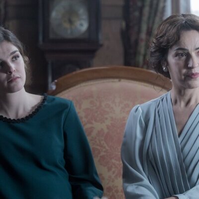 Verónica Sánchez y Judith Fernández en 1x07 titulado 'El legado de Inés' de 'Las hijas de la criada'