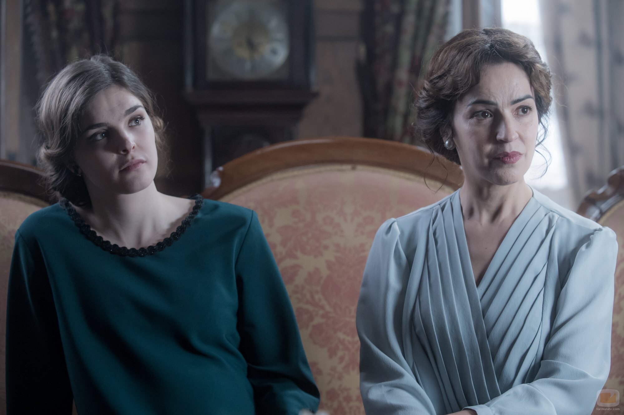 Verónica Sánchez y Judith Fernández en 1x07 titulado 'El legado de Inés' de 'Las hijas de la criada'