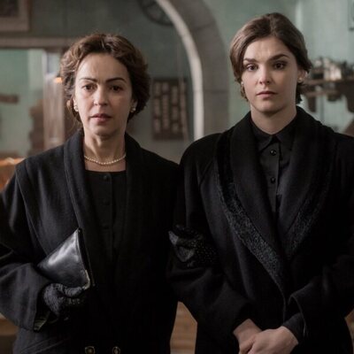 Verónica Sánchez y Judith Fernández en la temporada 1 y el capítulo 07 de 'Las hijas de la criada'