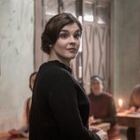 Alicia Armenteros y Judith Fernández en 1x07 titulado 'El legado de Inés' de 'Las hijas de la criada'