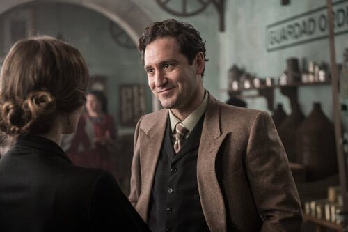 Álex Gadea y Judith Fernández en el 1x07 de 'Las hijas de la criada'