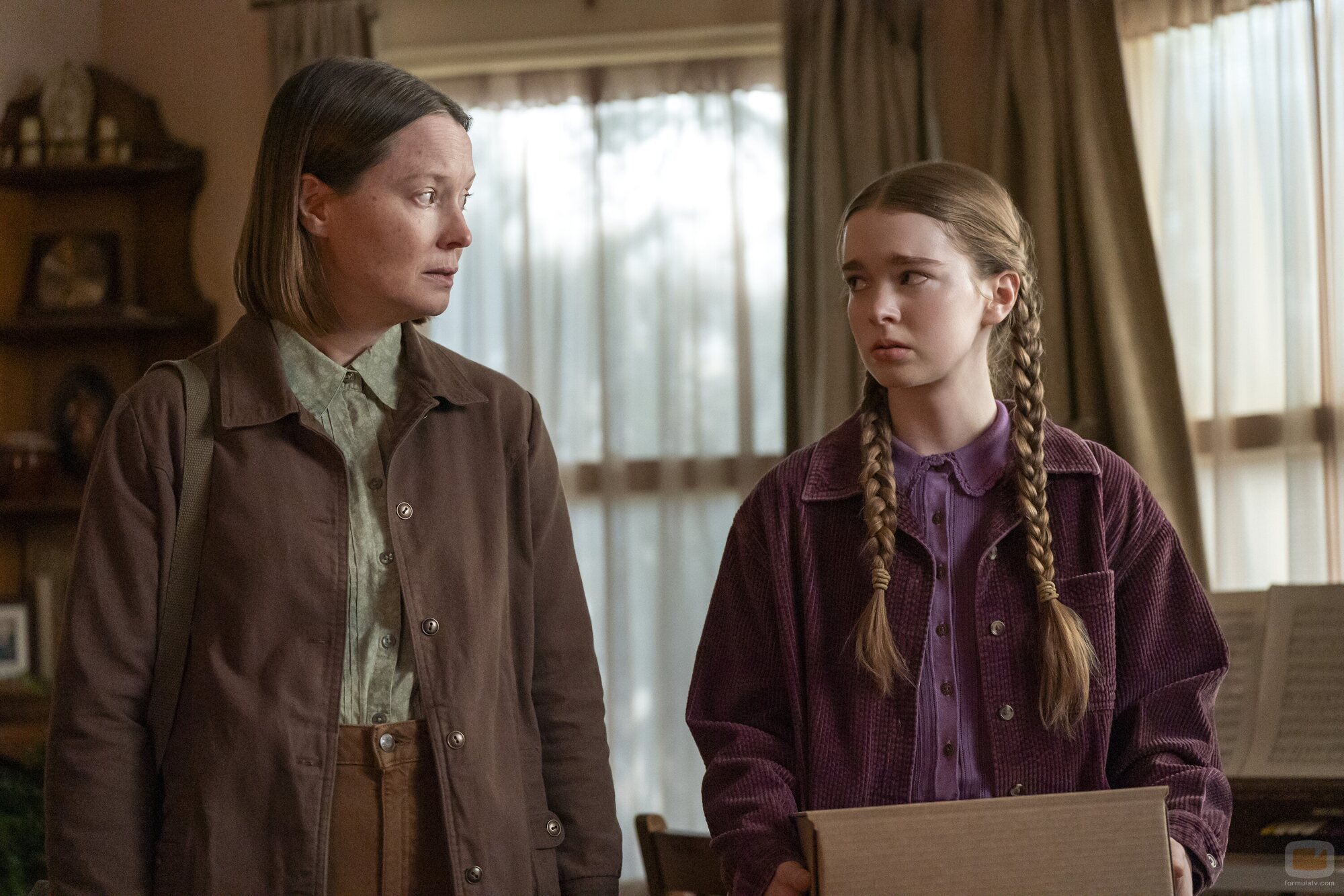 Samantha Sloyan y Summer H. Howell en 1x05 titulado 'Educación física' de 'Carrie'