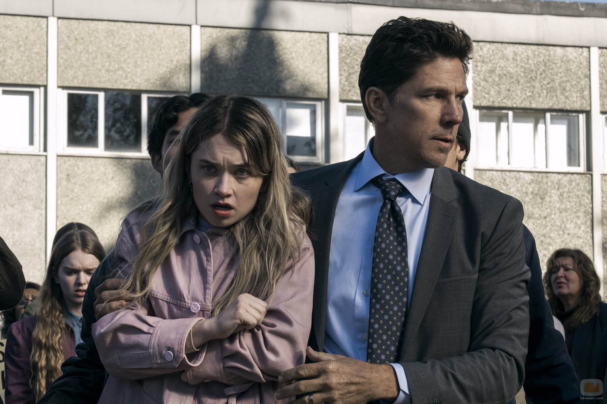 Alison Thornton y Michael Trucco en 'Economía doméstica' de 'Carrie'