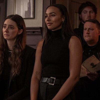 Tanya Reynolds y Abbie Hern en 'Vivir la vida' de 'Ted Lasso'