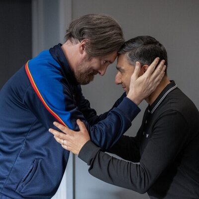 Nick Mohammed y Brendan Hunt en 'Vivir la vida' de 'Ted Lasso'