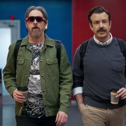 Jason Sudeikis y Brendan Hunt en 4x10 titulado 'Vivir la vida' de 'Ted Lasso'