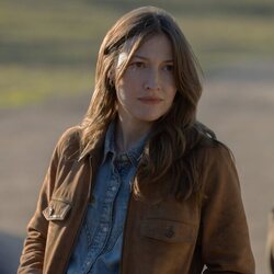 Kelly Macdonald en el 1x01 de 'Linternas'