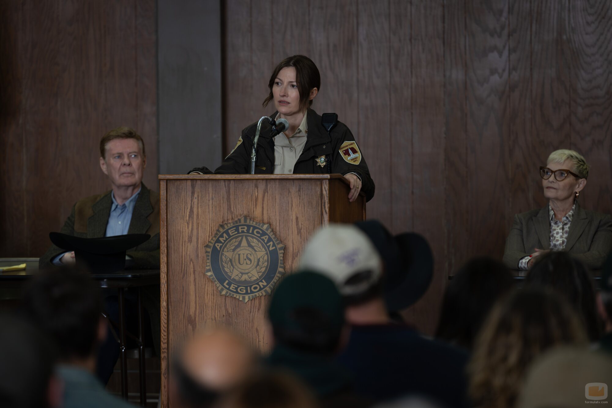 Kelly Macdonald en 1x02 titulado 'Salto de Fe' de 'Linternas'