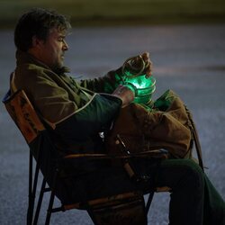 Kyle Chandler en 1x02 titulado 'Salto de Fe' de 'Linternas'