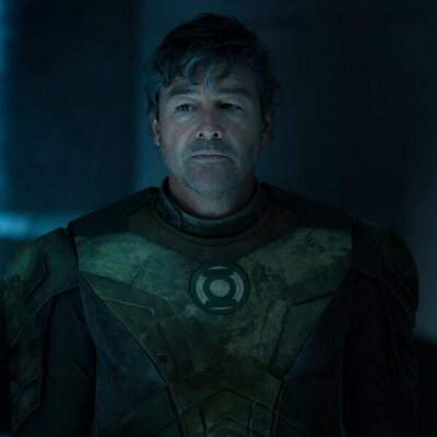 Captura de Kyle Chandler en el 1x02 de 'Linternas'