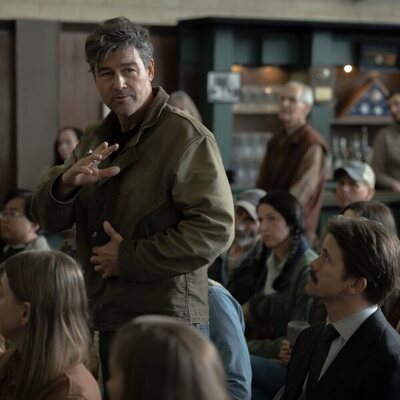 Kyle Chandler en Capítulo 2 titulado 'Salto de Fe' de 'Linternas'