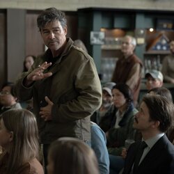 Kyle Chandler en Capítulo 2 titulado 'Salto de Fe' de 'Linternas'