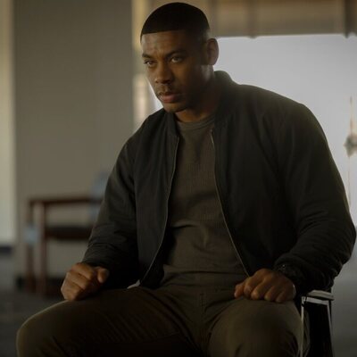 Aaron Pierre en Capítulo 2 titulado 'Salto de Fe' de 'Linternas'