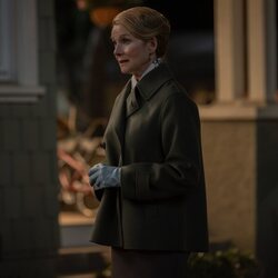 Laura Linney en 1x03 titulado 'Marginado' de 'Linternas'