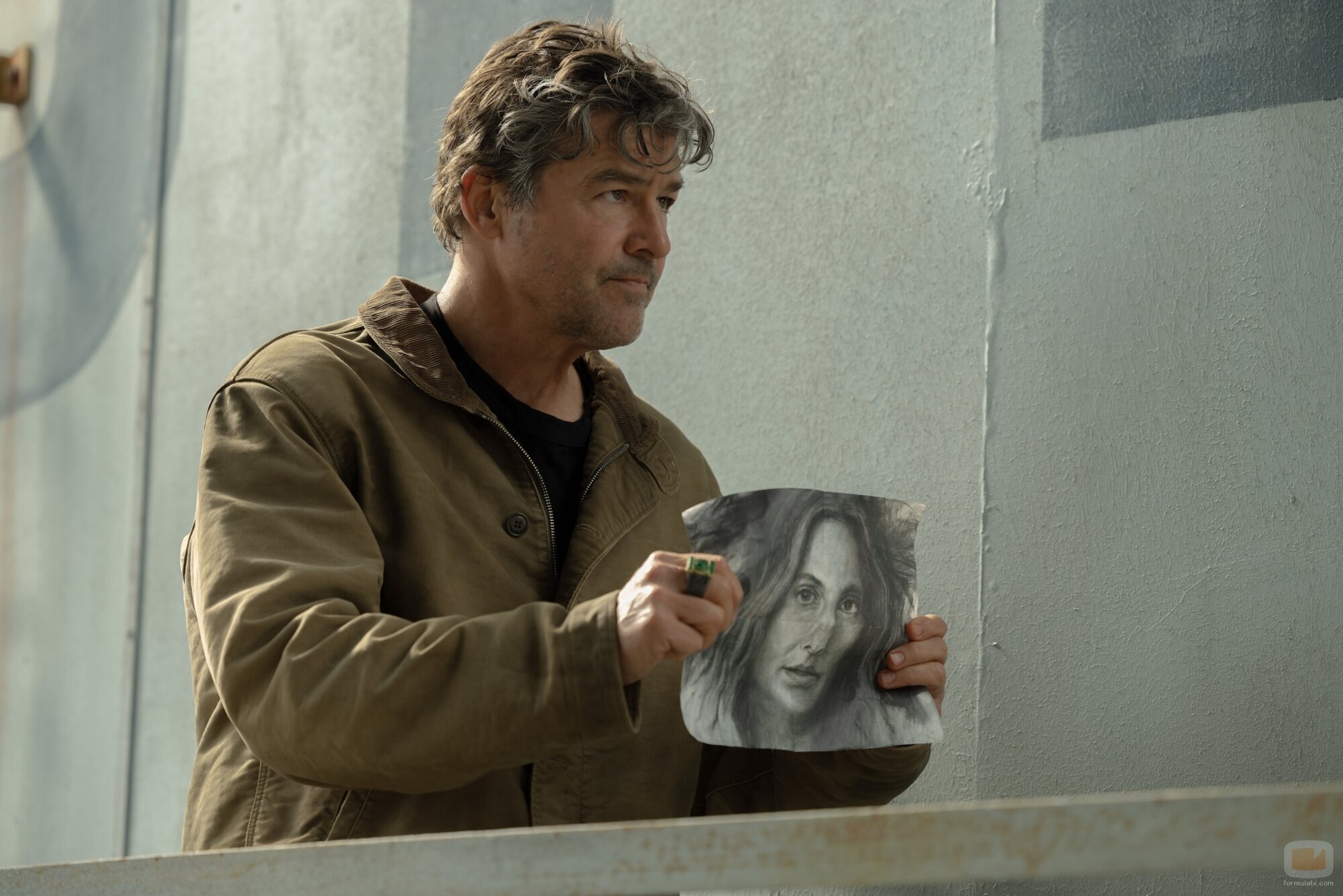Kyle Chandler en el 1x05 de 'Linternas'