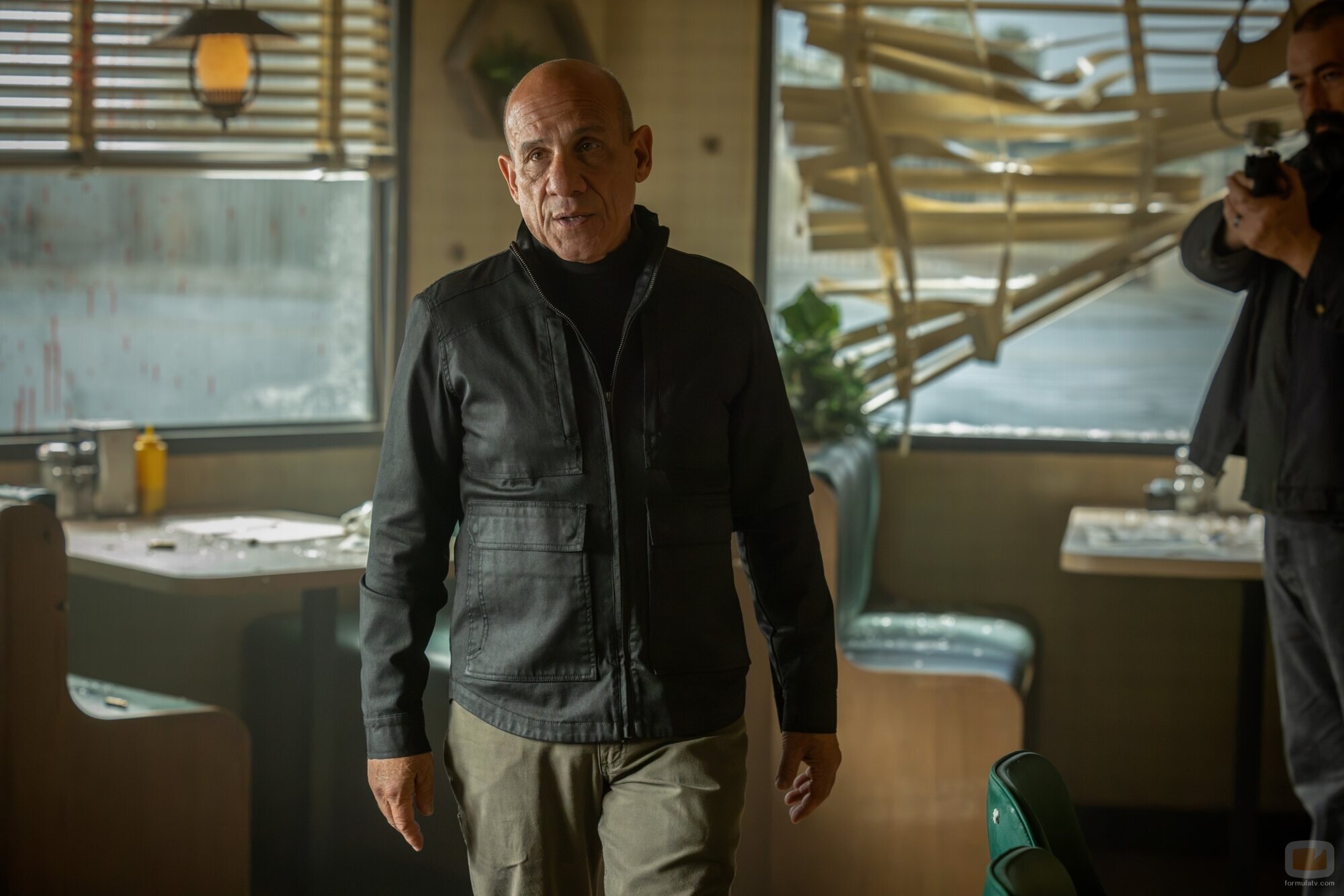 Paul Ben-Victor en 1x05 'Fuera Luces' de 'Linternas'