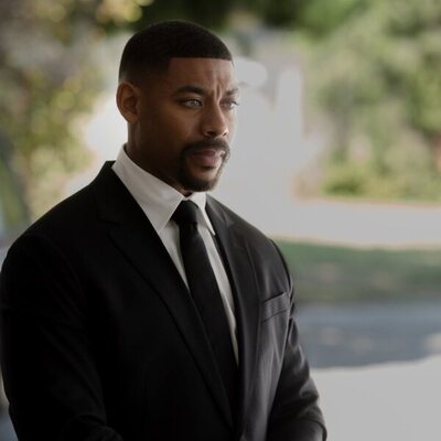 Aaron Pierre en la temporada 1 y el capítulo 06 de 'Linternas'