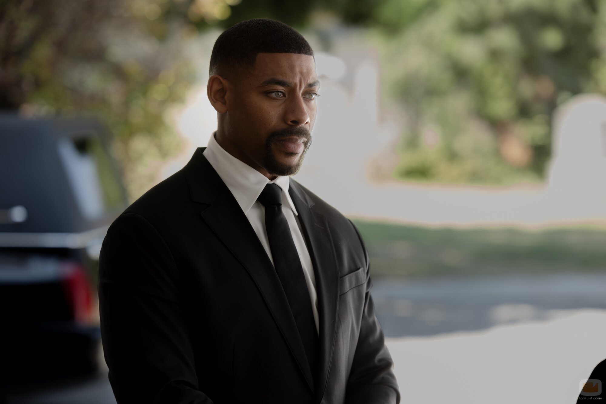 Aaron Pierre en la temporada 1 y el capítulo 06 de 'Linternas'