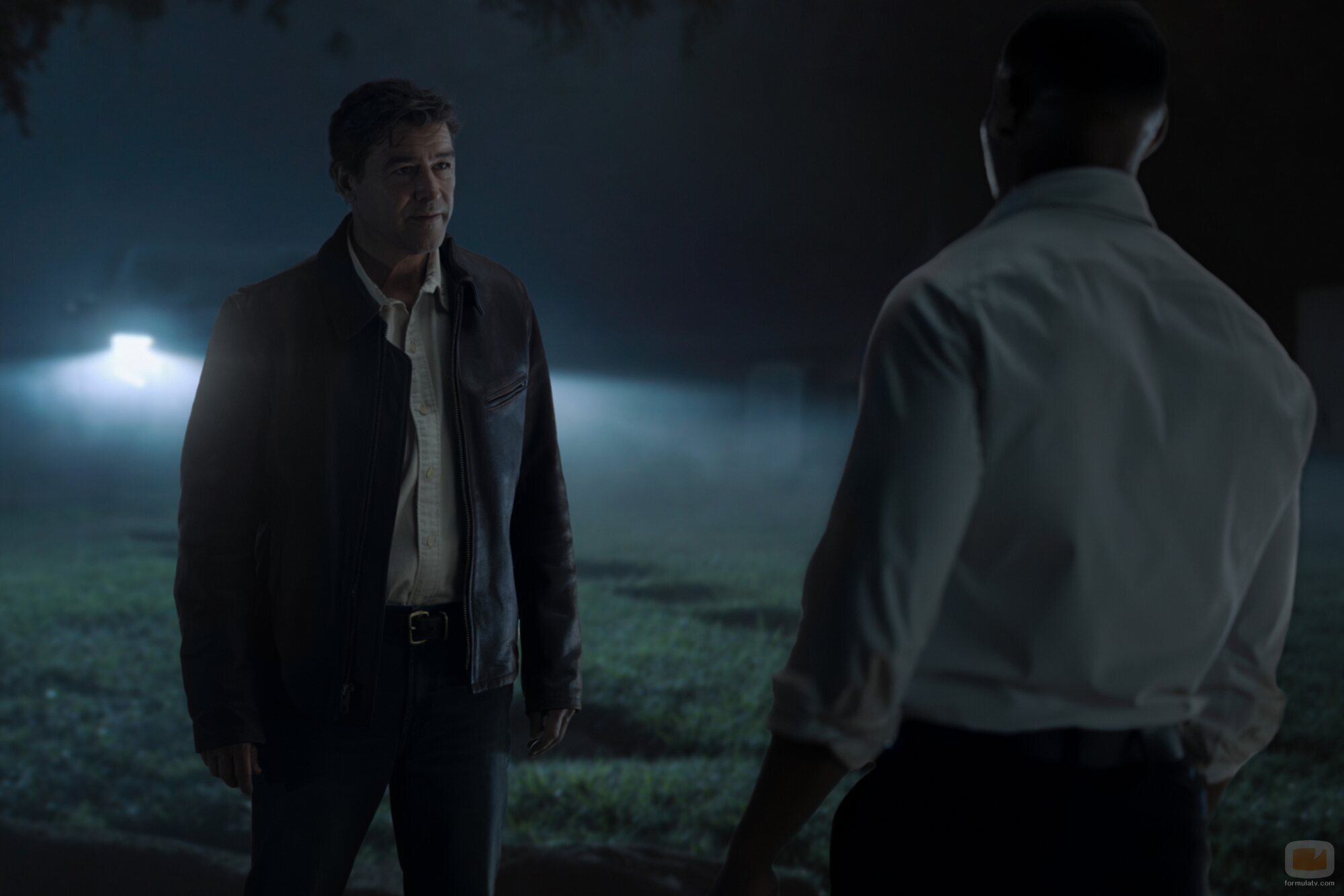 Kyle Chandler en la temporada 1 y el capítulo 06 de 'Linternas'