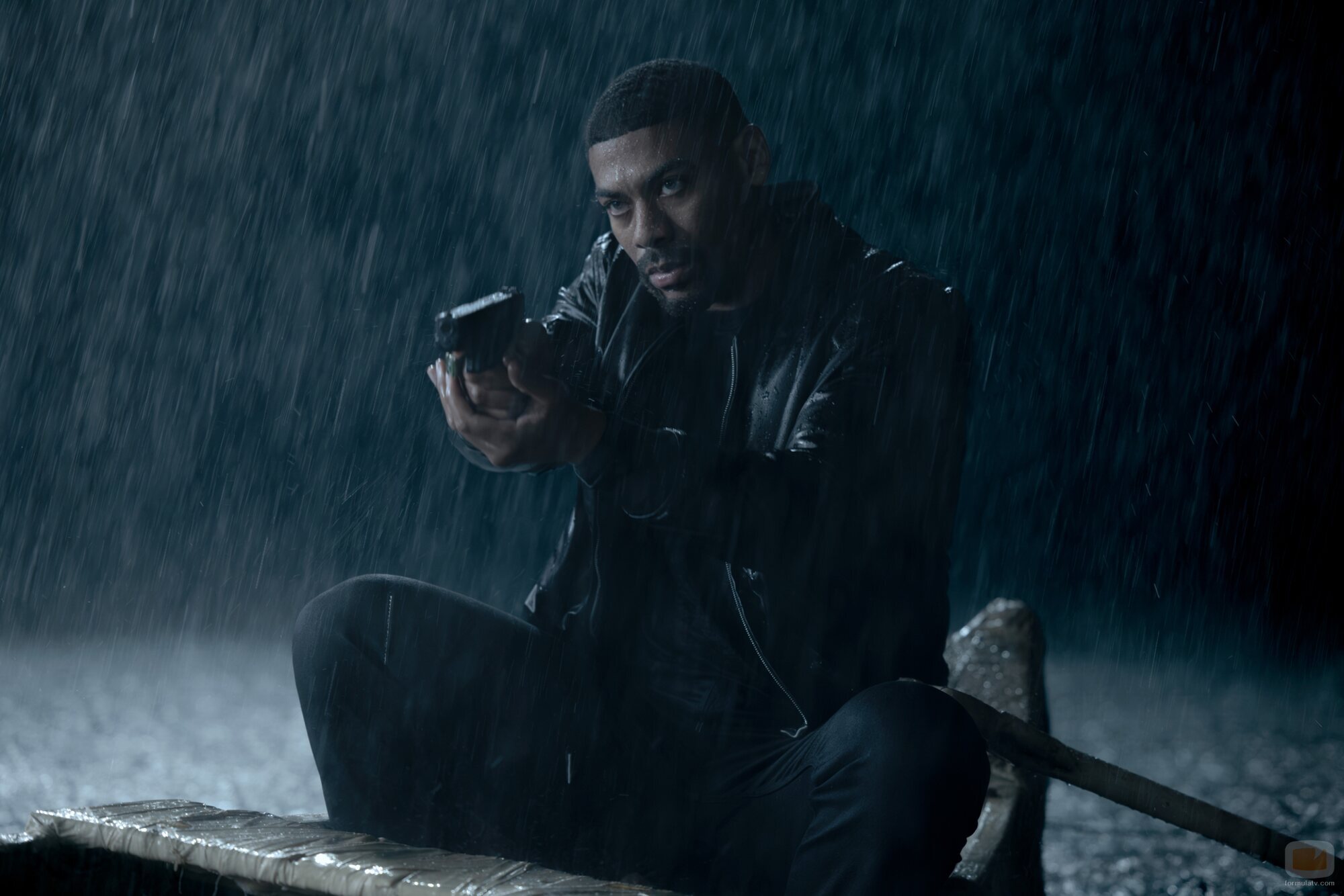Aaron Pierre en el 1x07 de 'Linternas'