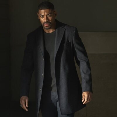 Aaron Pierre en 1x08 'Polvo y Estrellas' de 'Linternas'