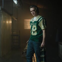 Shea Pritchard en 1x08 titulado 'Polvo y Estrellas' de 'Linternas'