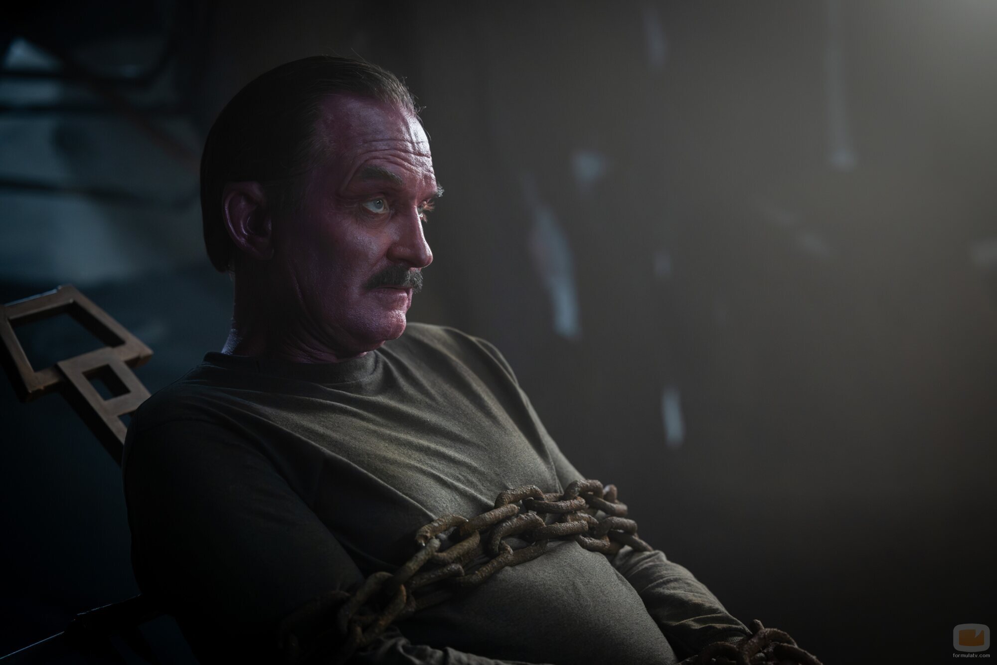 Ulrich Thomsen en 1x08 titulado 'Polvo y Estrellas' de 'Linternas'
