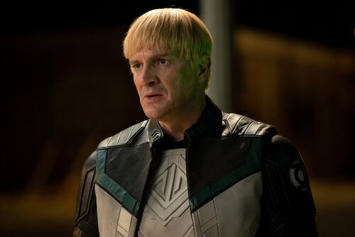 Nathan Fillion en 1x08 titulado 'Polvo y Estrellas' de 'Linternas'