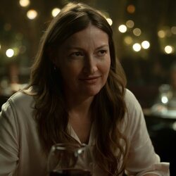 Kelly Macdonald en Capítulo 8 titulado 'Polvo y Estrellas' de 'Linternas'