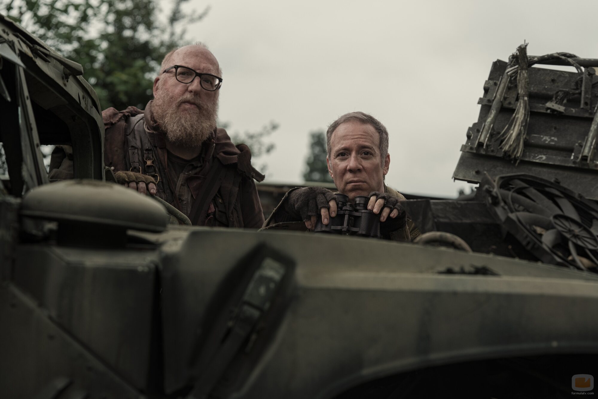 Kevin Sussman y Brian Posehn en la temporada 1 y el capítulo 01 de 'Stuart no consigue salvar el universo'