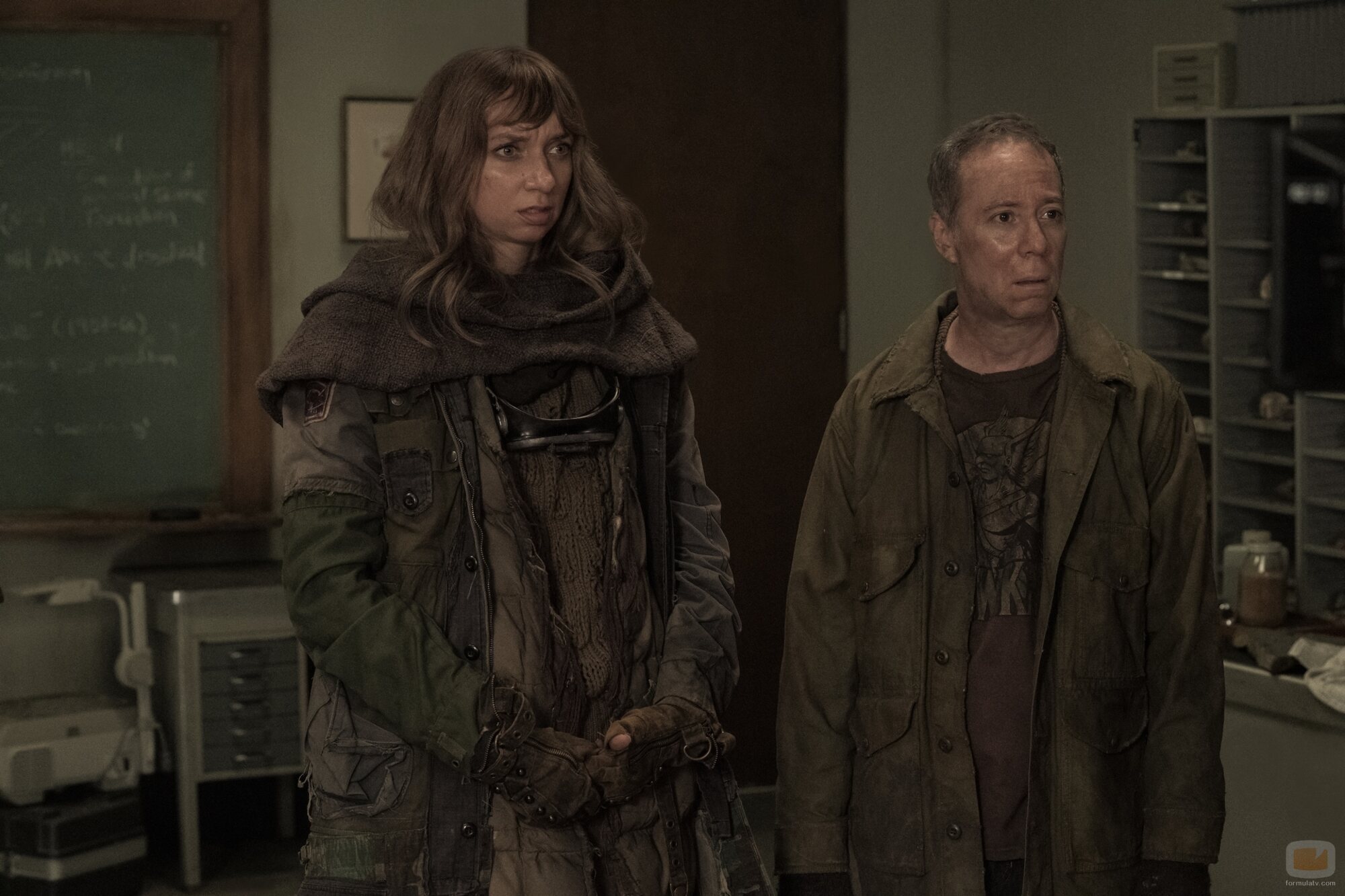Kevin Sussman y Lauren Lapkus en el 1x01 de 'Stuart no consigue salvar el universo'