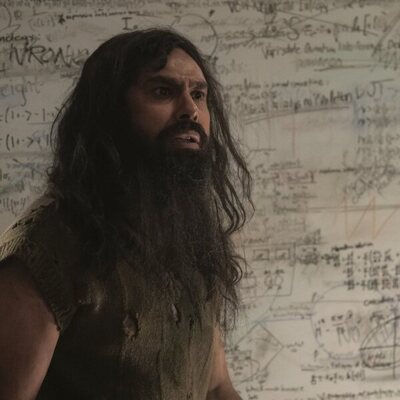 Kunal Nayyar en el 1x01 de 'Stuart Fails to Save the Universe'