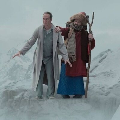 Kevin Sussman y Jon Cryer en 'Espóiler: Stuart Hace una Billetera' de 'Stuart no consigue salvar el universo'