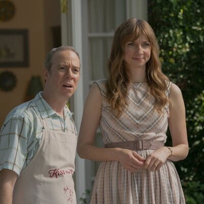Lauren Lapkus y Kevin Sussman en 'Espóiler: Stuart Hace una Billetera' de 'Stuart Fails to Save the Universe'