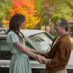 Kevin Sussman y Lauren Lapkus en 'Espóiler: Stuart Hace una Billetera' de 'Stuart no consigue salvar el universo'